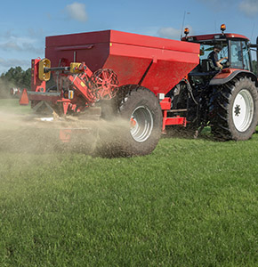 /-/media/images/news/2026/5/fertiliserfarming_listing.ashx?h=300&w=290&hash=B3A652A4B13FDC3F896F953E4D70D7BC